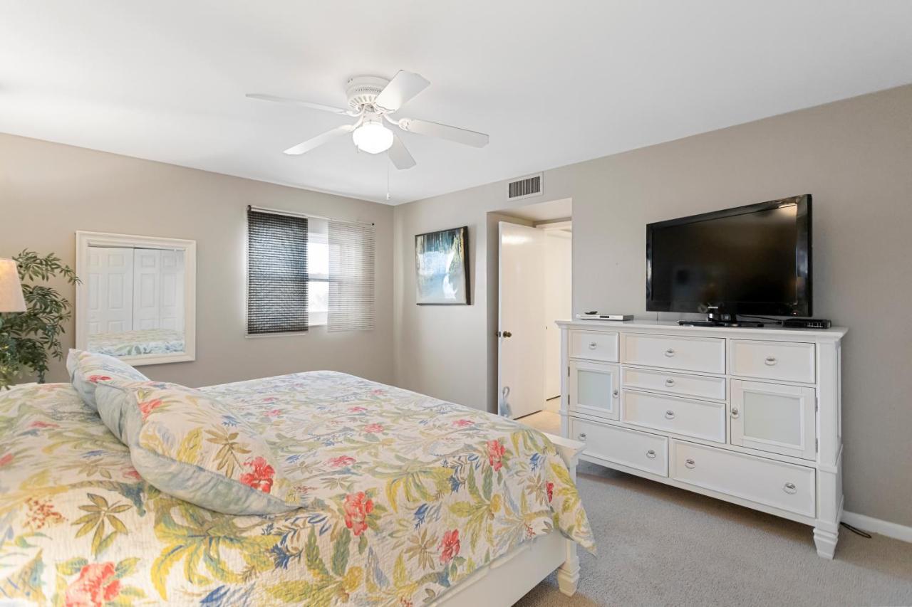 Gulf Gate Resort By Travel Resort Services St. Pete Beach Esterno foto